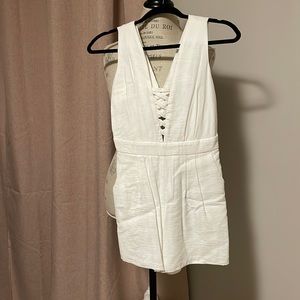 White, size small linen romper